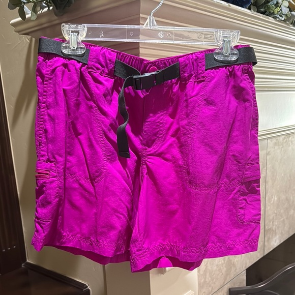Colombia Women's Pink Shorts 6” Sz M - Picture 1 of 9